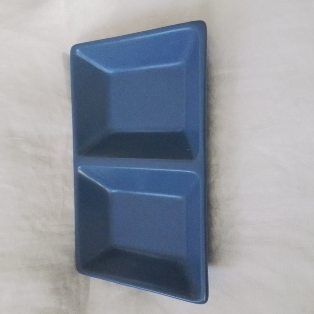 Chantal Small Blue Divided Serving Dish 7.8" x 5"